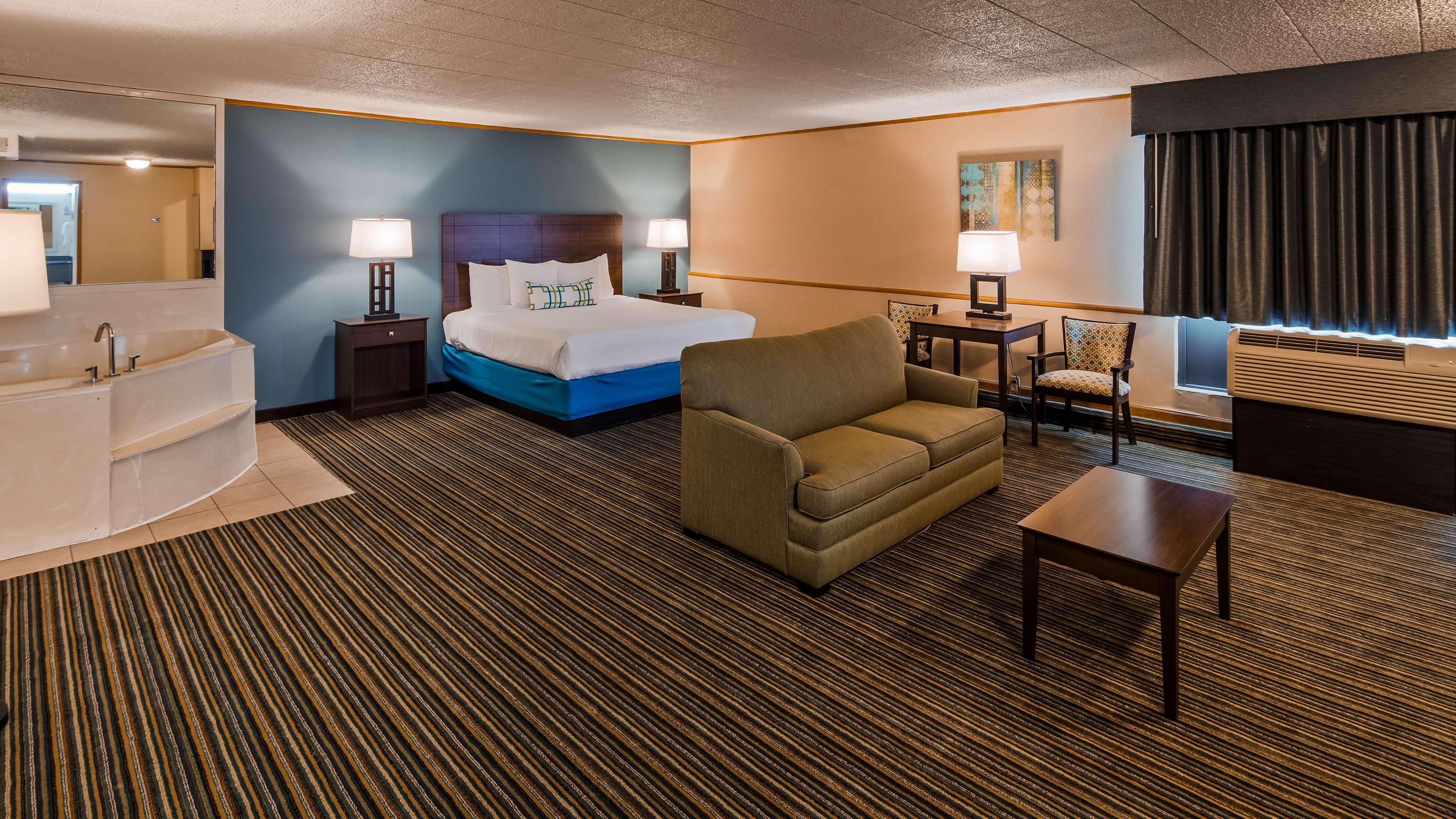 Best Western Woodhaven Inn Екстер'єр фото