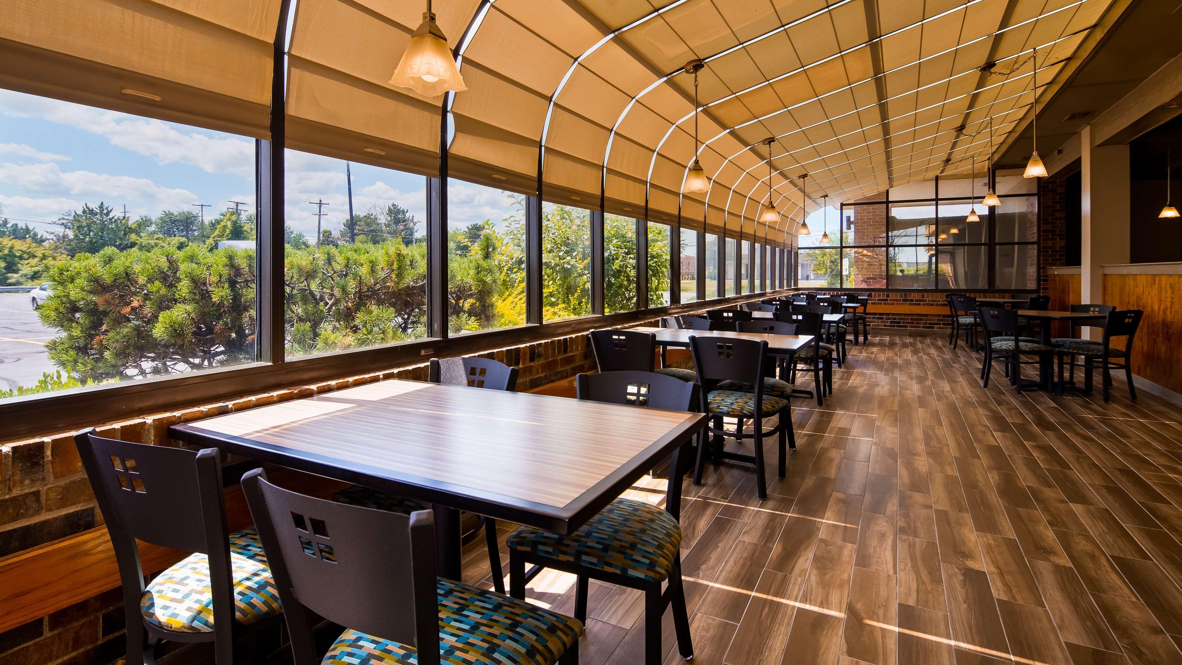 Best Western Woodhaven Inn Екстер'єр фото