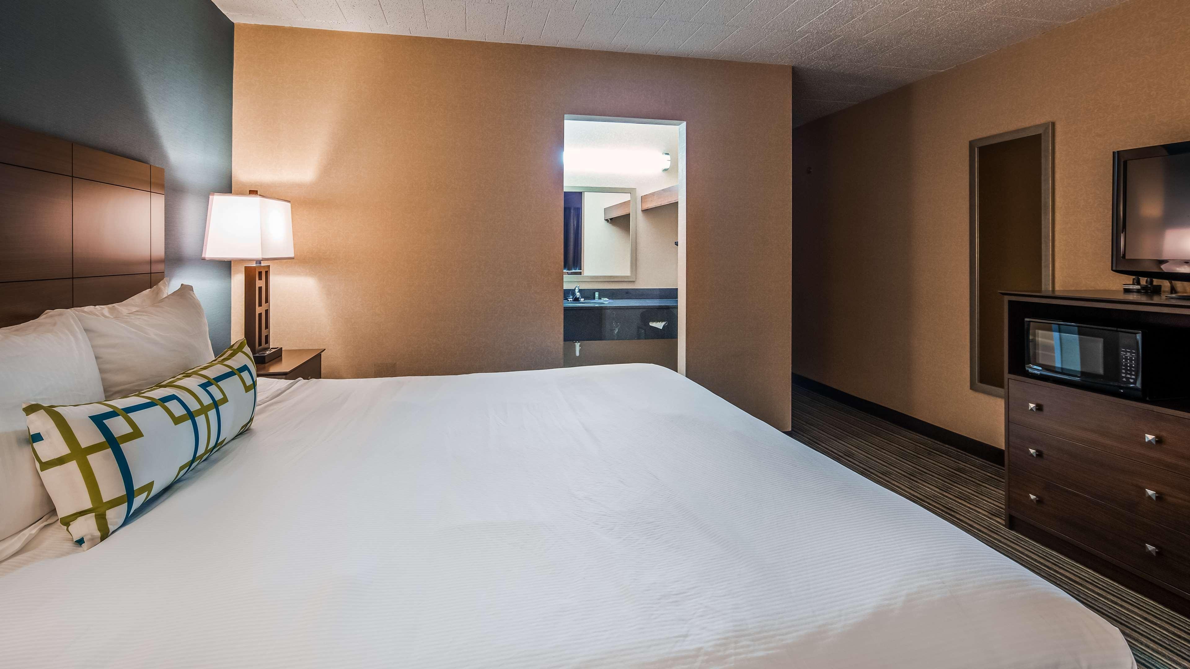 Best Western Woodhaven Inn Екстер'єр фото