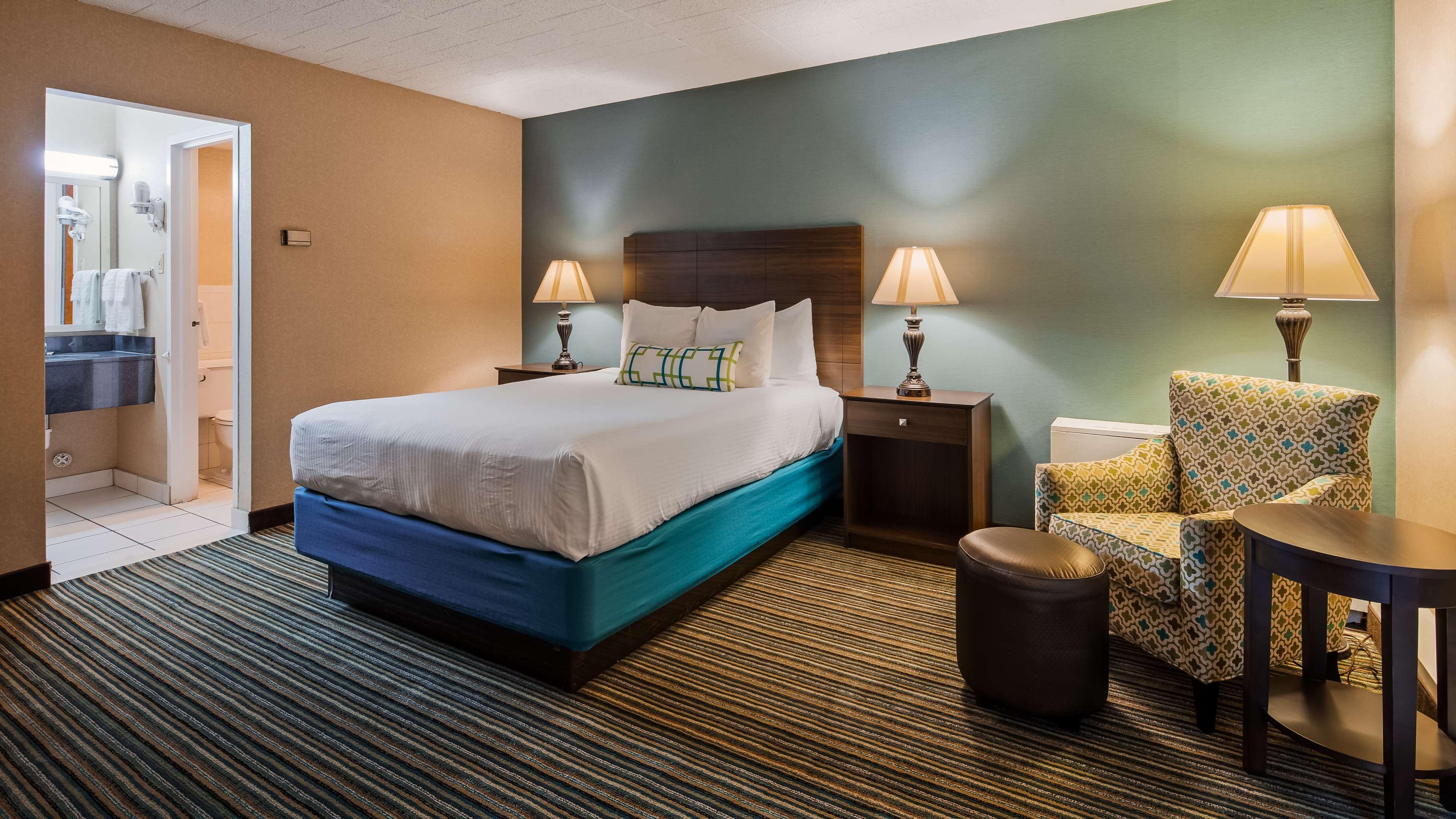 Best Western Woodhaven Inn Екстер'єр фото
