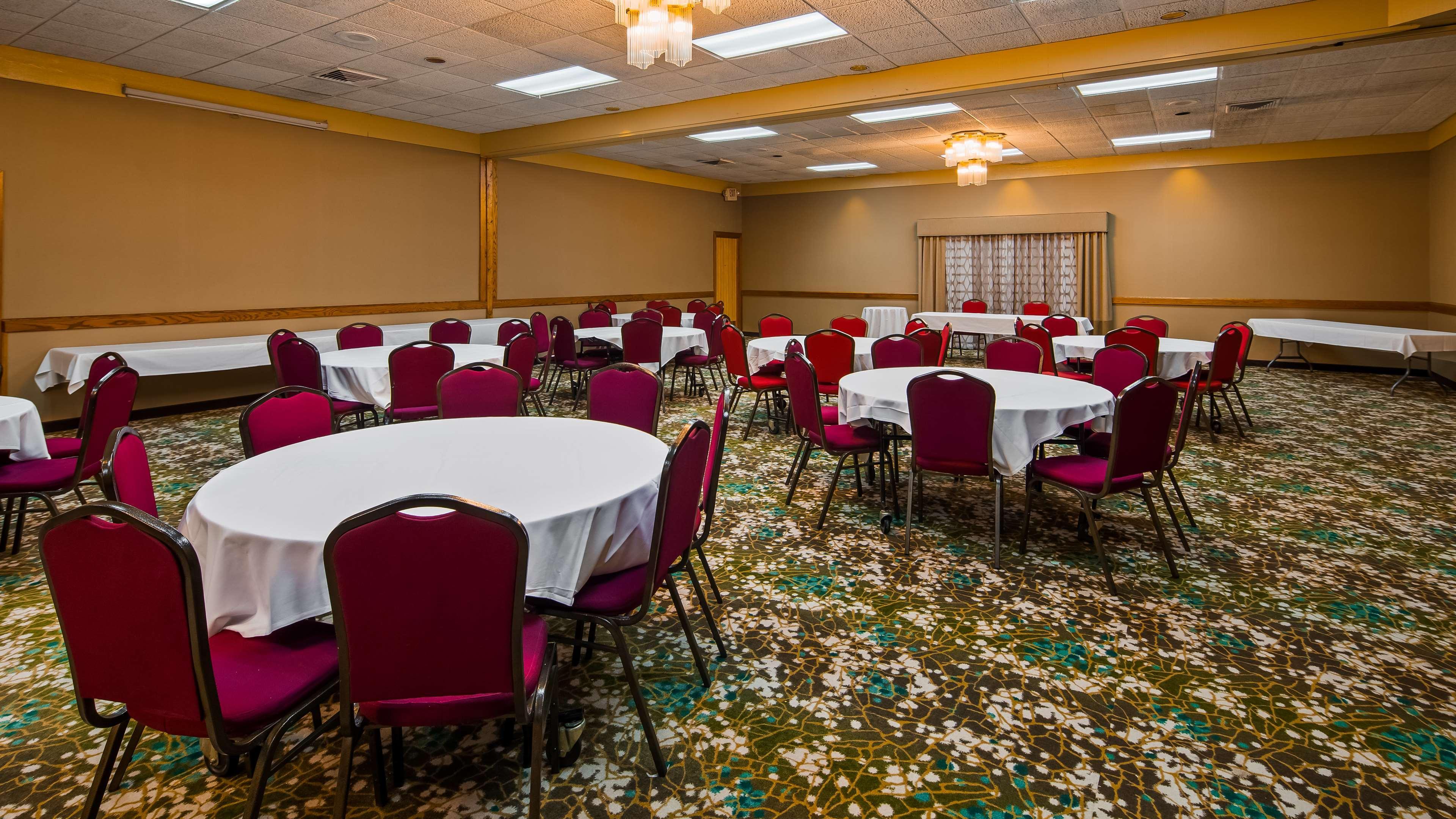 Best Western Woodhaven Inn Екстер'єр фото