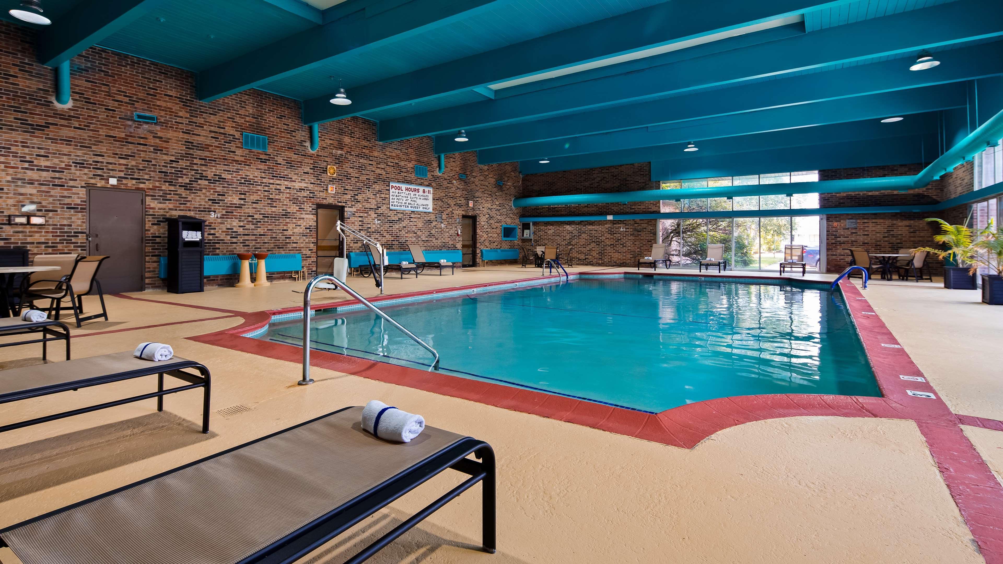 Best Western Woodhaven Inn Екстер'єр фото