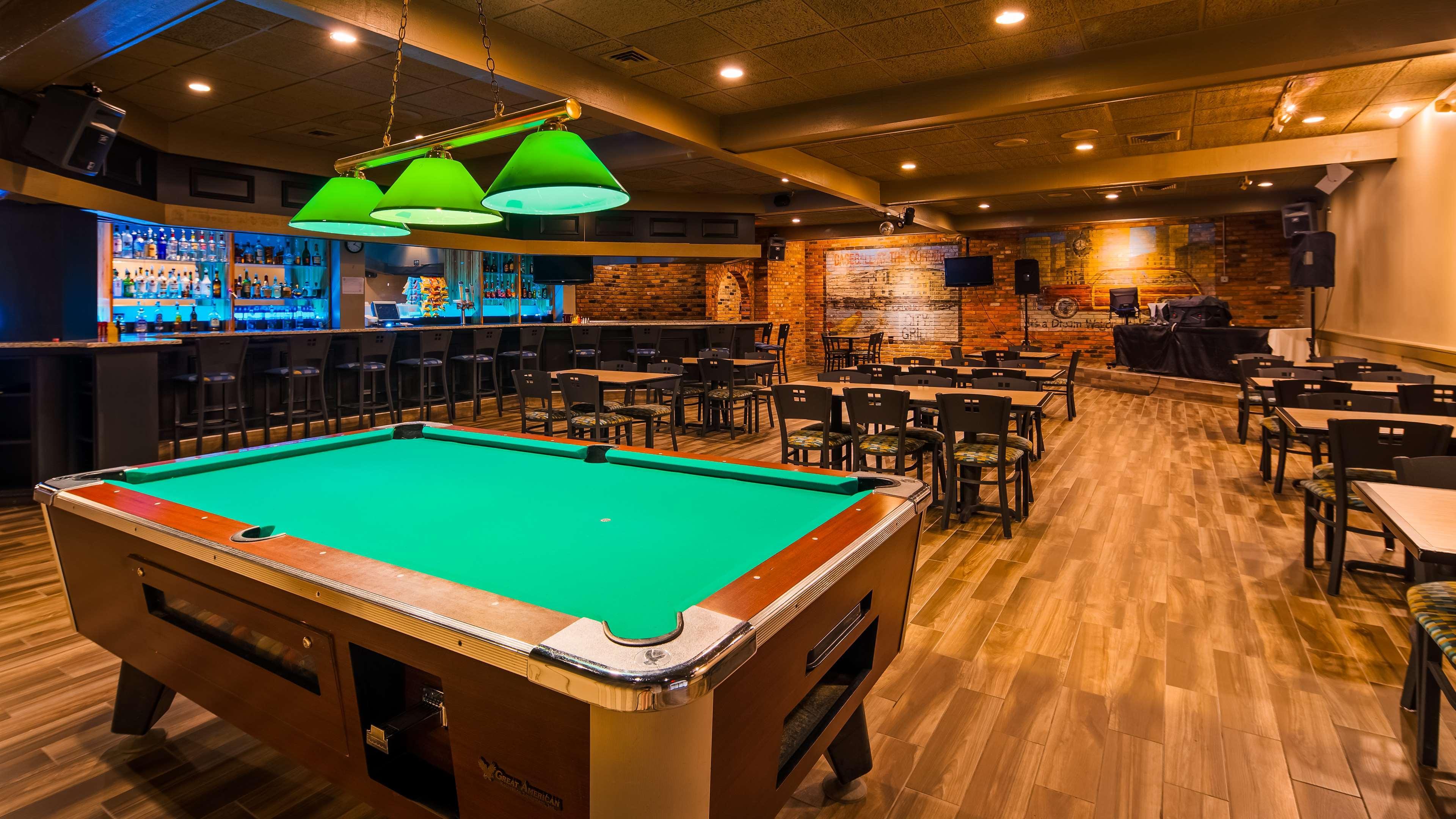 Best Western Woodhaven Inn Екстер'єр фото